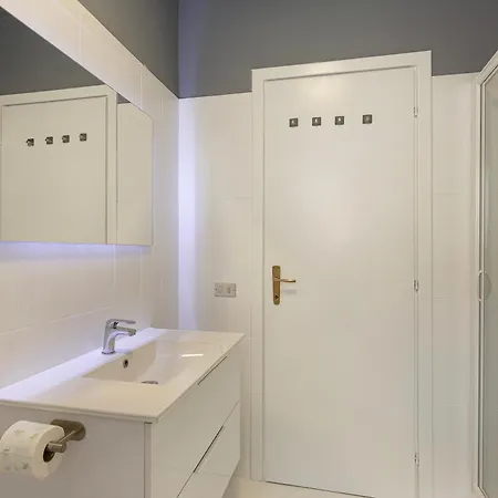 شقة Raffaello ستريزا