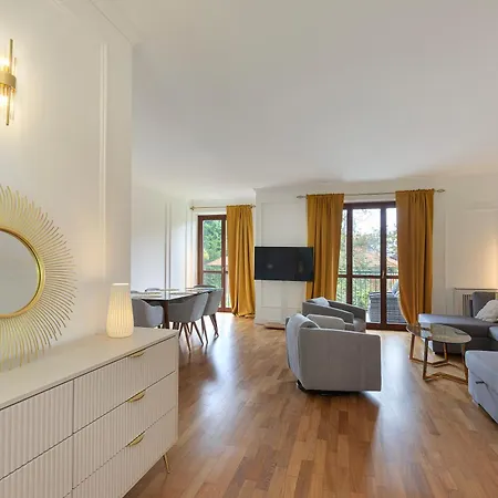 Raffaello شقة ستريزا